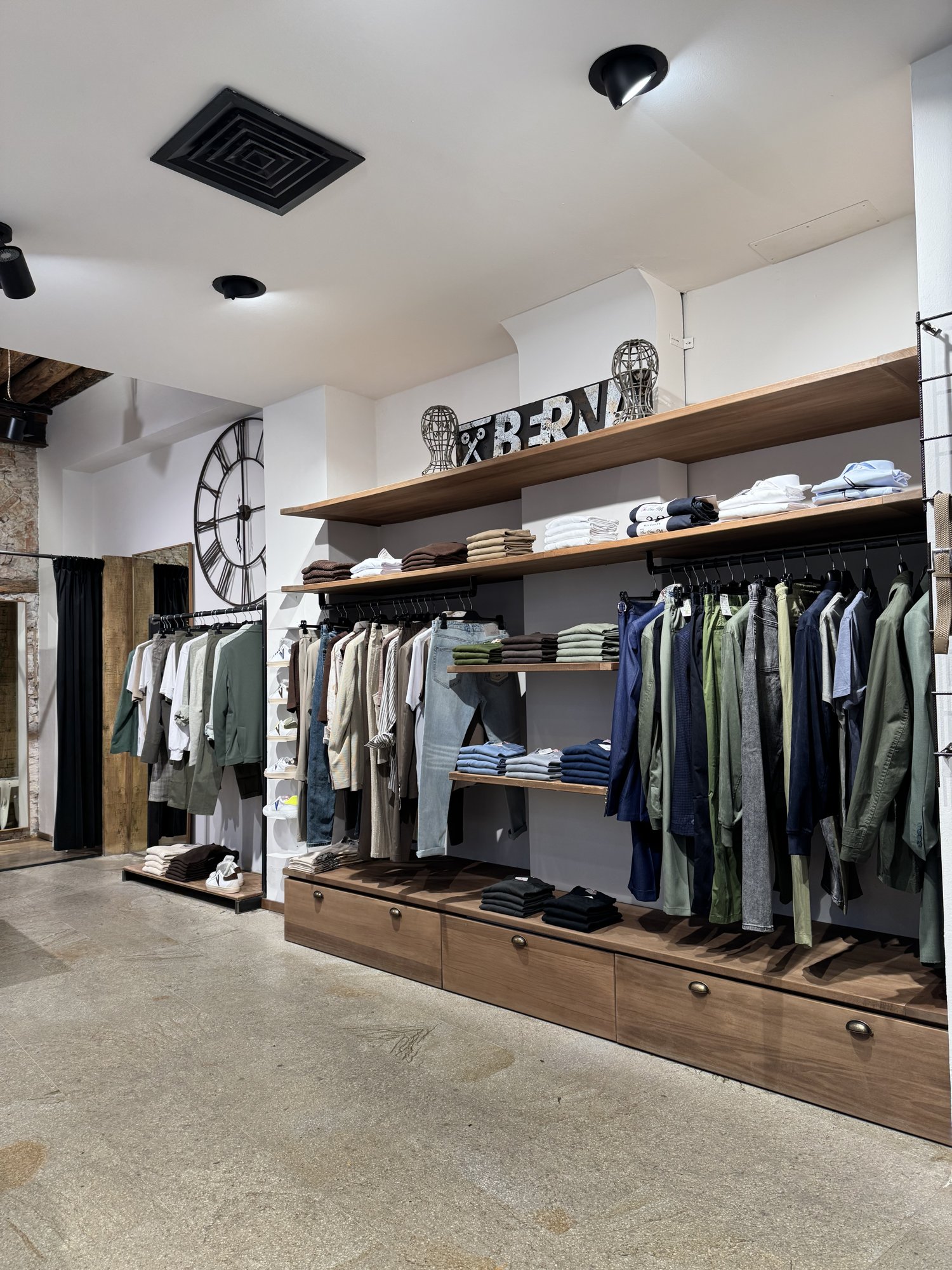 Esposizione capi Box Uomo Padova